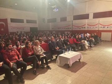 Güroymak’ta &quot;Pembe Aslında Siyahtır&quot; oyunu sahnelendi
