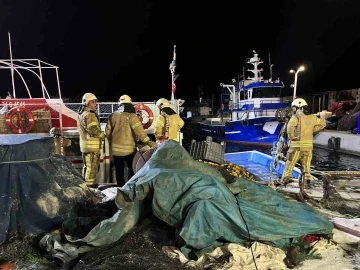 Gürpınar Su Ürünleri Hali’nde tekne yangını paniğe neden oldu
