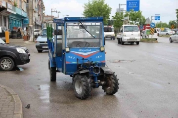 Hafif ticari araç patpata çarptı: 1 yaralı
