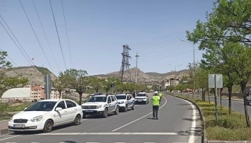 Hakkari’de drone ile trafik denetimi
