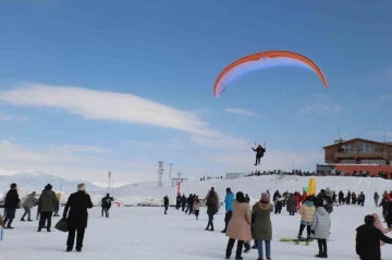 Hakkari’de kar festivali coşkusu
