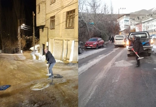 Hakkari’de yollar buz pistine döndü
