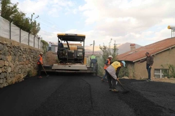 Hakkari’deki 7 semt asfalta kavuşturuldu
