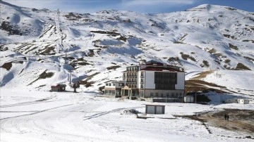 Hakkari'deki kayak merkezi sezon için gün sayıyor