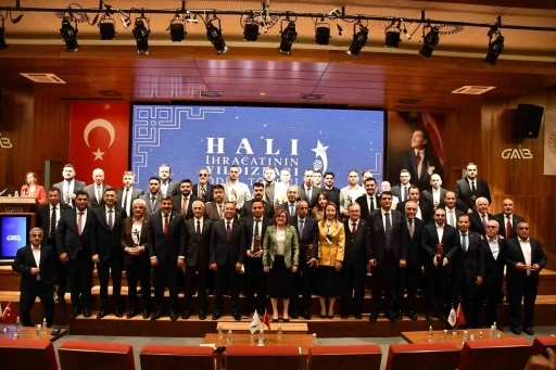 Halı ihracatının yıldızları ödüllendirildi
