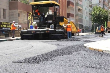 Haliliye’de sıcak asfaltla yolllar daha konforlu
