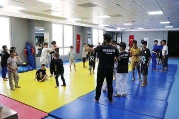 Haliliyeli gençlerden salon sporlarına yoğun ilgi
