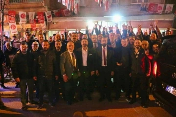 Hamid Yüzügüllü, Esentepe’de kıraathane ziyareti gerçekleştirdi
