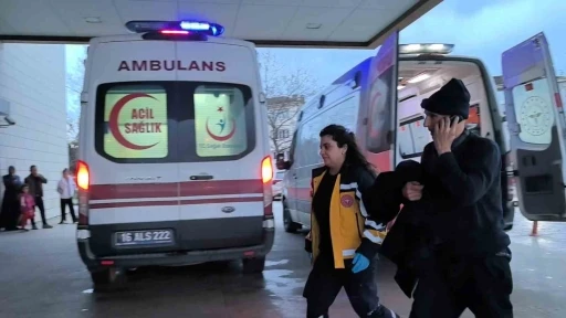 Sürücü hapşırınca kaza oldu, 2 kişi yaralandı