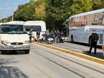 Hatalı dönüş yapan minibüse çarpan motosiklet sürücüsü yaralandı
