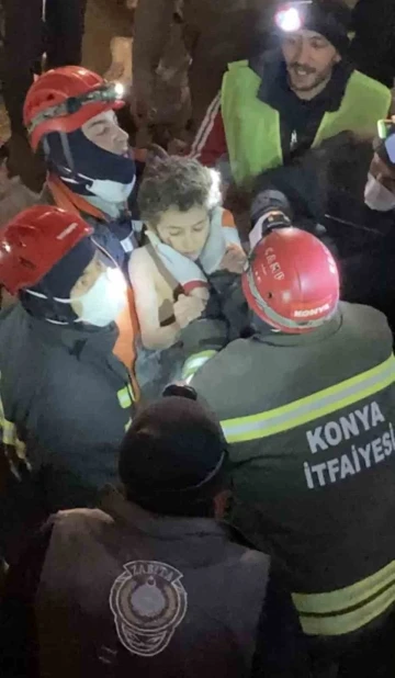 Hatay’da enkaz altındaki 7 yaşındaki Mustafa 163 saat sonra kurtarıldı