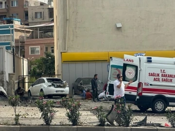 Hatay’da kamyon araçların arasında daldı, ölü ve yaralılar var
