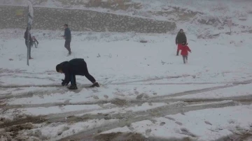 Hatay’da kar yağışı etkili oldu
