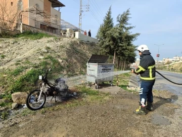 Hatay’da motosiklet yandı
