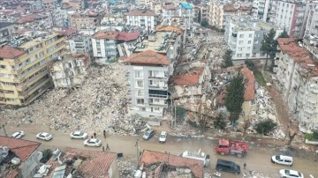 Hatay merkezli 6,4 büyüklüğündeki deprem sırasında yaşananlar kamerada