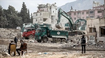 Hatay'da enkaz kaldırma çalışmaları sürüyor