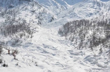 Havalar ısındı, çığlar düştü
