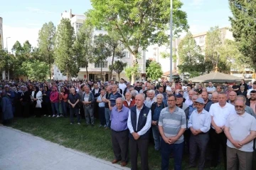 Hayrabolu’da hacı adayları kutsal topraklara uğurlandı
