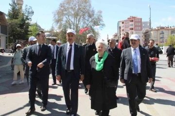 Hazreti Mevlana için Karaman’dan Konya’ya Sevgi ve Barış Yürüyüşü düzenlendi
