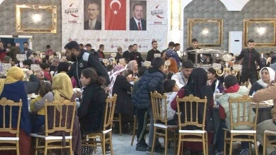 Her gün farklı bir mahallede bin 600 kişiye iftar yemeği
