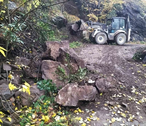 Heyelanlara anında müdahale edildi
