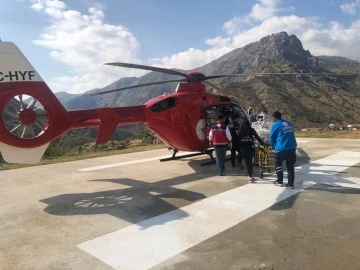 Hipotermi geçiren bebek için helikopter havalandı
