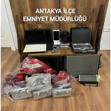 Hırsızın evinden çıkmayan kalmadı
