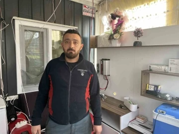 Hırsızlar hem evi soydu hem de ev sahibinin köpeklerini öldürdü