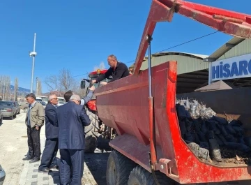 Hisarcık’ta bin 800 meyve fidanı dağıtıldı
