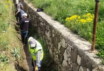 Hisarcık’ta sulama kanalı temizliği
