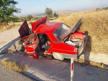 Hurdaya dönen araçta: 2 ölü, 1 yaralı
