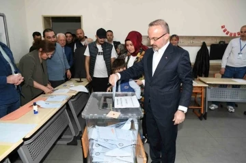 İçişleri Bakan Yardımcısı Bülent Turan oyunu Lapseki’de kullandı
