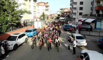 İFA Ortaokulu’ndan bisikletli 100. yıl kutlaması
