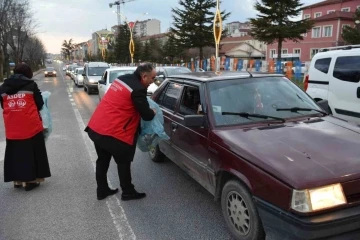 İftara yetişemeyenlerin yardımına ASH koşuyor
