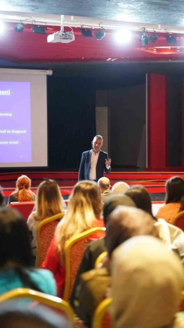 İGÜ tarafından “Çocuğun Cinsel İstimarı ve Psiko-Sosyal Yaklaşımlar Eğitimi” gerçekleştirildi
