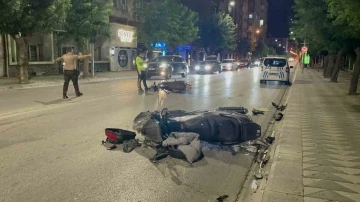 İki motosiklet kafa kafaya çarpıştı: 4 yaralı
