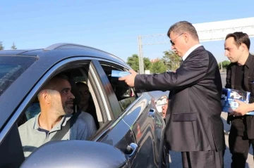 İl Emniyet Müdürü Ağırlar görevli personel ve vatandaşların bayramını kutladı
