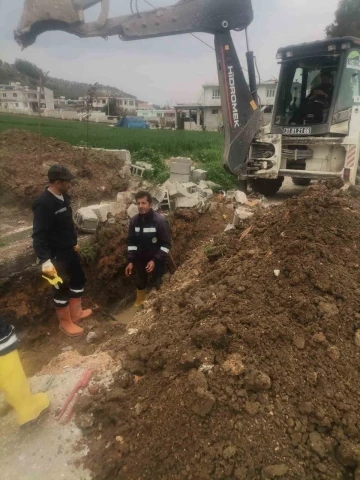 İl Özel İdaresi’ne bağlı ekipler deprem bölgesindeki çalışmaları sürüyor
