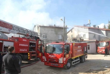 İlaç yazdırmaya gitti, evin çatısında yangın çıktı