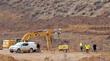 İliç’te kayıp 9 işçi için çalışmalar sürüyor
