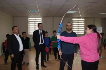 İlk kez açılan ata sporu kursu yoğun ilgi gördü
