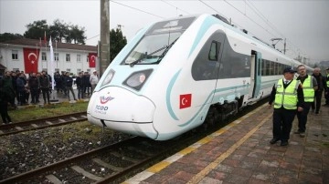 İlk Milli Elektrikli Tren Seti TCDD'ye teslim edildi