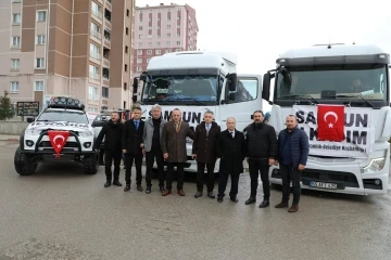 İlkadım’dan deprem bölgesine iş makineleri ve 4 tır dolusu yardım
