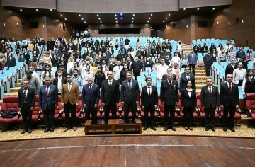 İmanla ve Kanla Yazılan Destan: Çanakkale, Uşak Üniversitesinde anlatıldı
