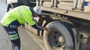 İnegöl'de, kış lastiği takmayan 7 sürücüye ceza yazıldı