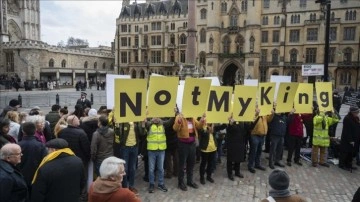 İngiltere’de monarşi karşıtı protesto düzenlendi