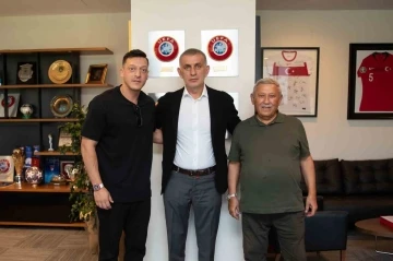 İrfan Gündüz ve Mesut Özil’den TFF Başkanı Hacıosmanoğlu’na ziyaret
