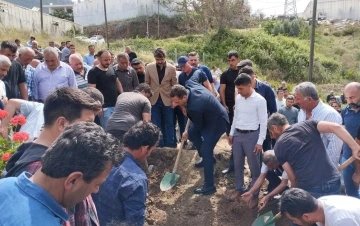 İş makinesinin altında kalan operatör toprağa verildi
