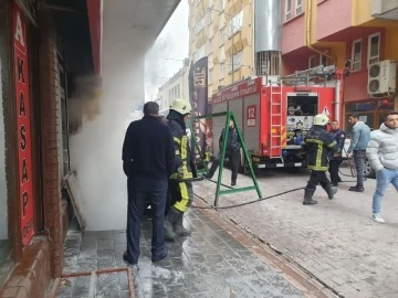 İş yeri deposunda çıkan yangın söndürüldü
