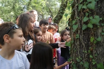 İşitme engelli çocuklar doğa ile buluştu
